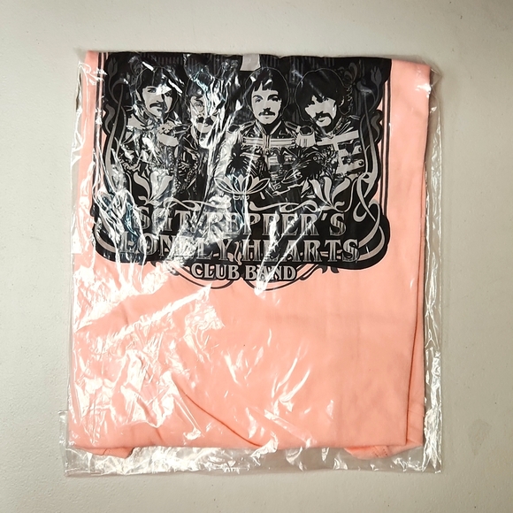 ❤️NWT VINTAGE TORRID - TEE THE BEATLES JOHN LENNON SGT PEPPER - PLUS SIZE - Picture 7 of 14